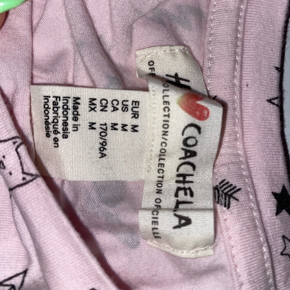 super cute h&m shirt - Picture 2 of 3